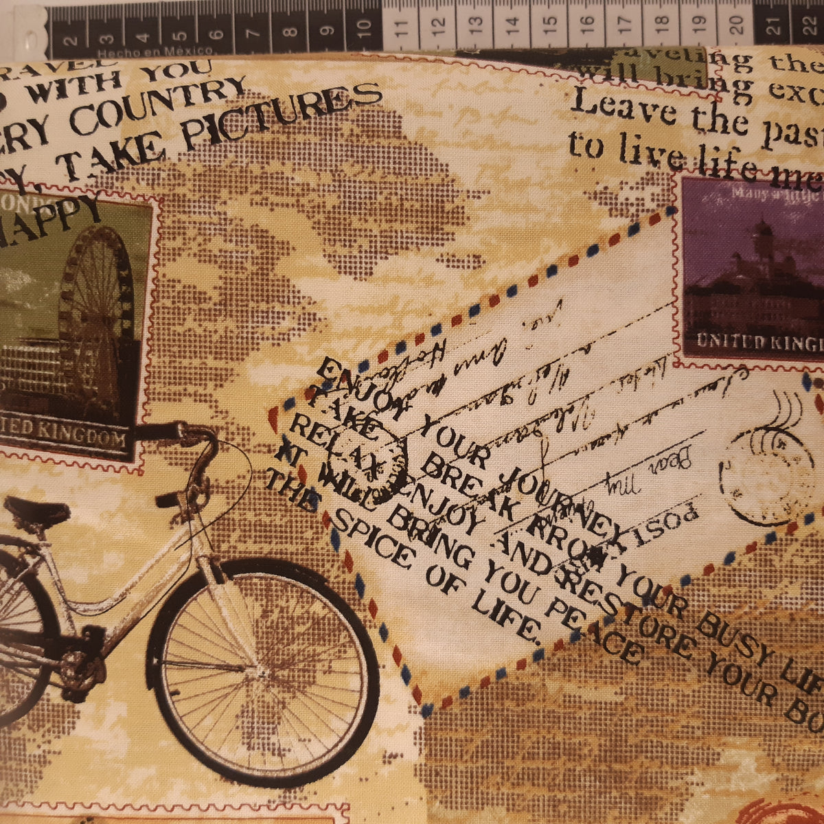 Patchwork rå hvid bund med frimærker post kort tekst og cykel – skerping
