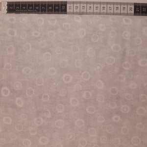 Bagside patchwork stof lysgrå bund  med cirkler, ekstra bred 270 cm