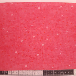 Patchwork stof, pink med små krydser