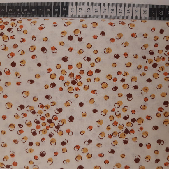 Patchwork stof, råhvid med små gul orange cirkler.