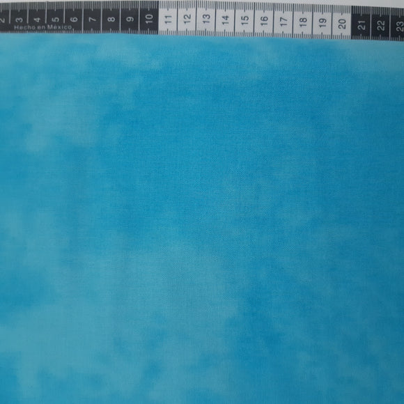 Patchwork stof, blå/turkis tone i tone, super god til at lave skyer med. farve 609