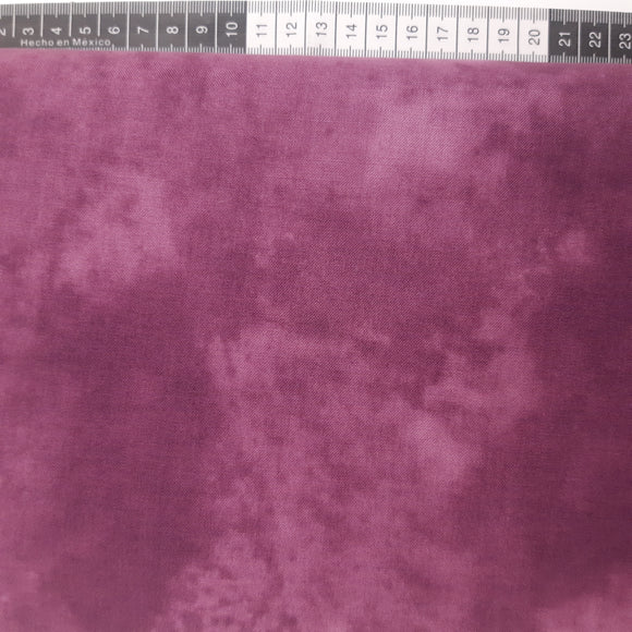 Patchwork stof, rød/lilla meleret, tone i tone. farve 515