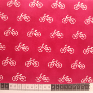 Patchwork stof rød bund med cykler