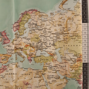Panel patchwork stof, verdenskort med tekst på lande og byer