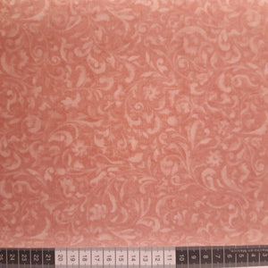Patchwork stof, lys gammel rosa med diskret stor mønster