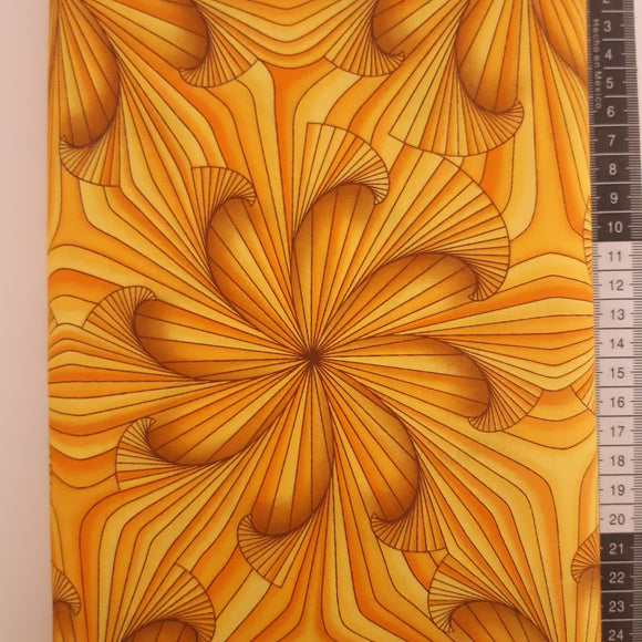 Patchwork stof, gul og varm gul med store blomster i flot mønster