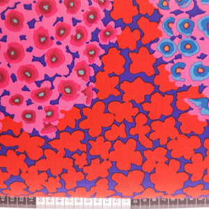 Patchwork stof, blomster i rød blå lilla grøn og pink stor mønstret
