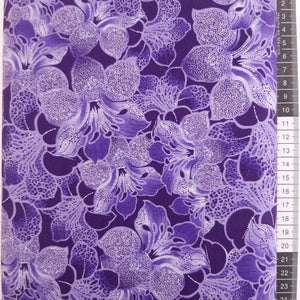 Patchwork stof, mørk lilla med flotte blomster, stor mønstret