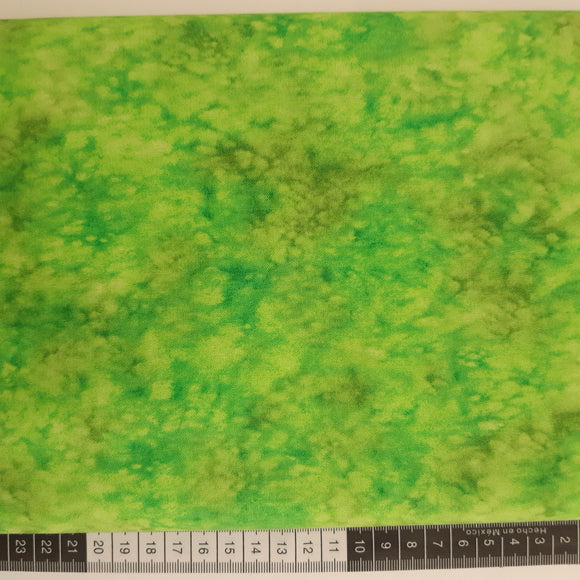 Patchwork stof, meleret klare grønne  tone i tone plamager