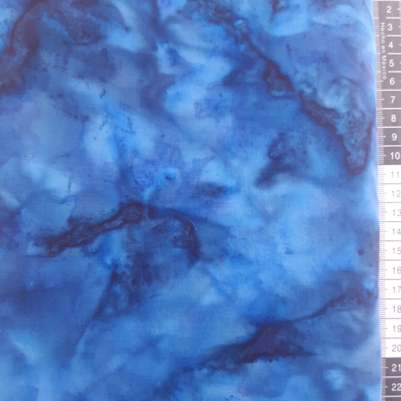 Patchwork stof, klar mørk blå meleret, tone i tone farve 317 flot effekt til bund stof.
