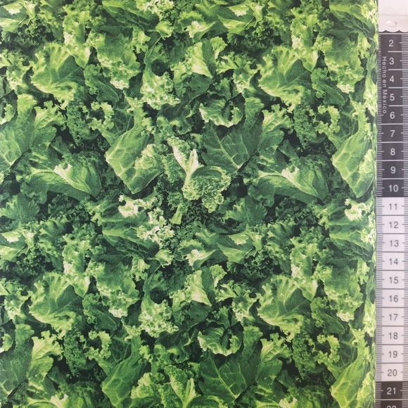 patchwork stof med grøn salat