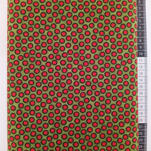 Patchwork stof, army grøn bund med røde prikker