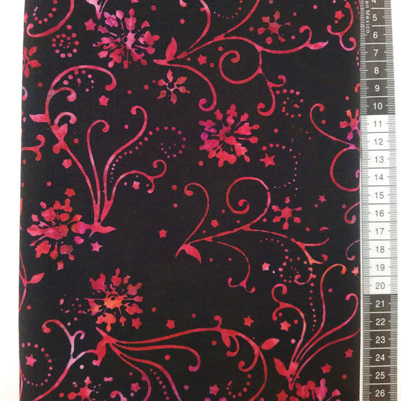 Patchwork stof, sort med pink snirkler og blomster, stor mønstret