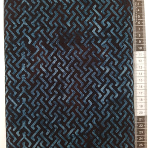 Patchwork stof, sort bund med små mønsteret blå zig zag striber.